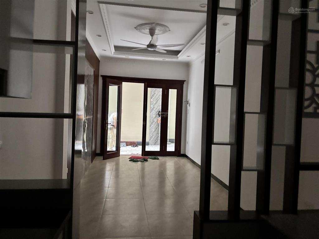 Bán căn nhà 5 tầng mới lô góc ngõ rất thoáng tại phúc lợi dt 30m² giá 6.3 tỷ