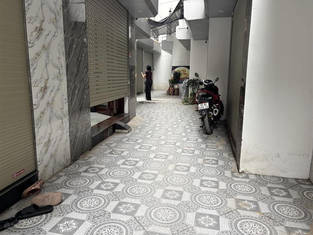 Bán căn nhà 5 tầng mới lô góc ngõ rất thoáng tại phúc lợi dt 30m² giá 6.3 tỷ