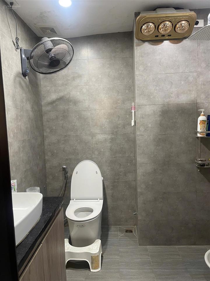 Bán căn chung cư lô góc toà n017 mặt vinhomes kđt sài đồng rất đáng sống 96.5m2 chỉ 6.2 tỷ đủ đồ