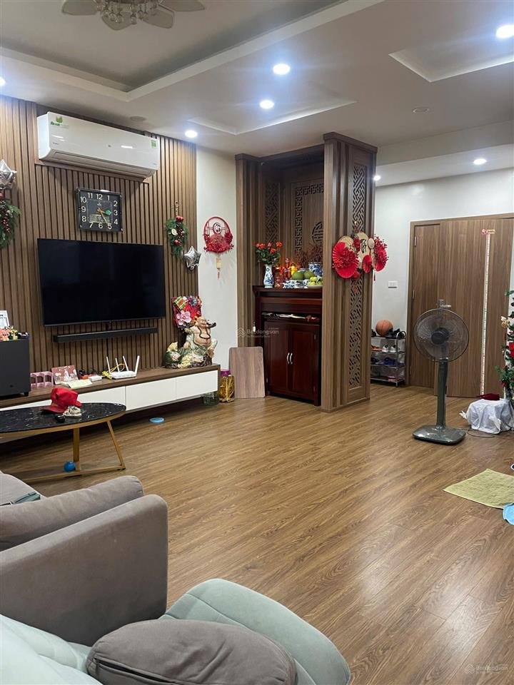 Bán căn chung cư lô góc toà n017 mặt vinhomes kđt sài đồng rất đáng sống 96.5m2 chỉ 6.2 tỷ đủ đồ