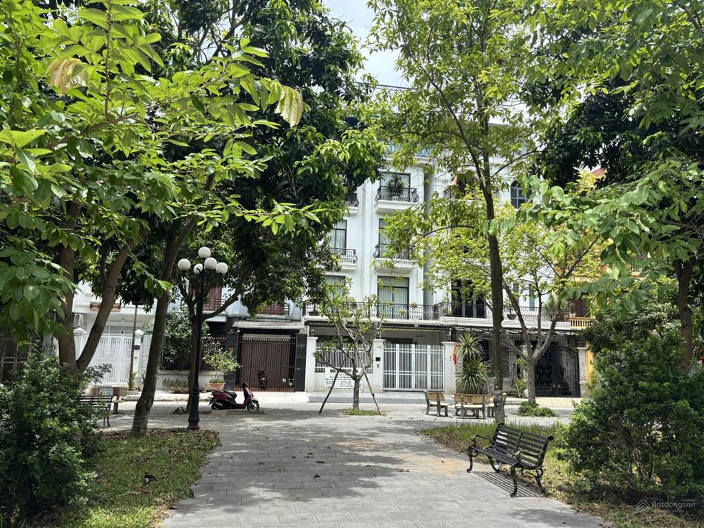 Cho thuê căn song lập 4 tầng mặt vườn hoa khu ban tw đảng kđt sài đồng làm văn phòng 132m² giá tốt