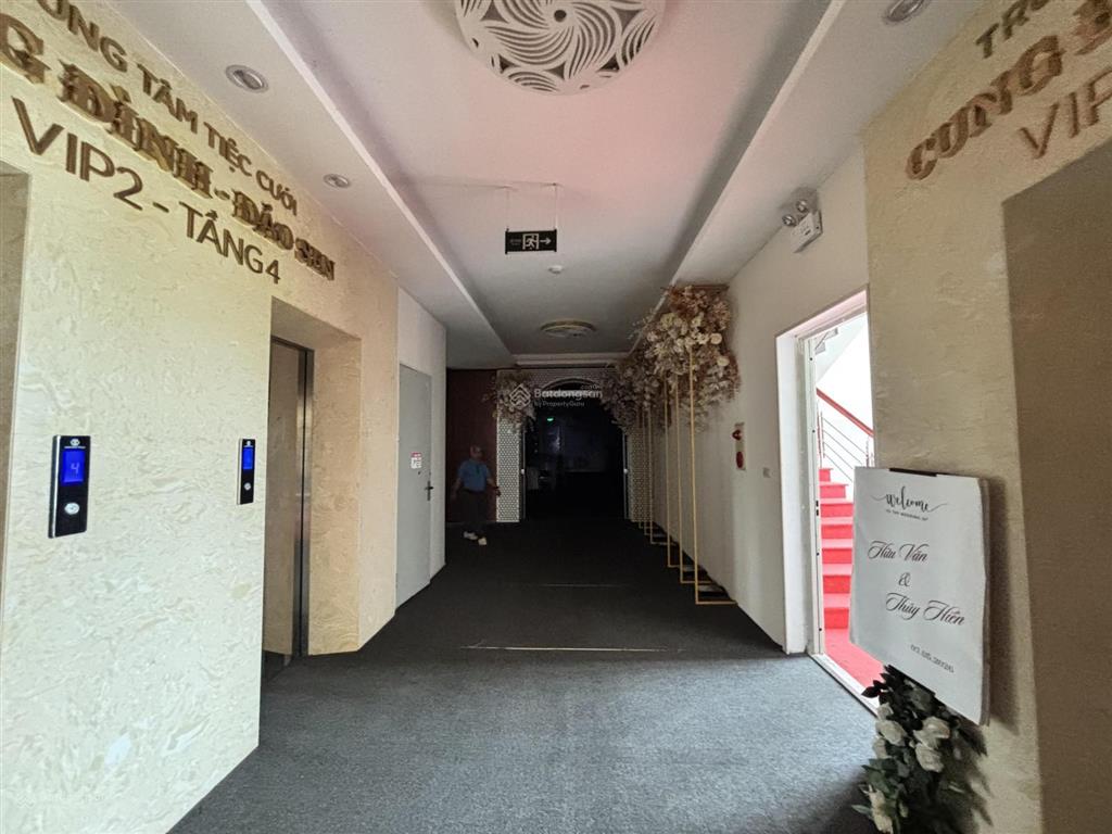 Cho thuê sàn văn phòng khu sân golf long biên cạnh vietnam airlines phố nguyễn sơn 900m² có hầm