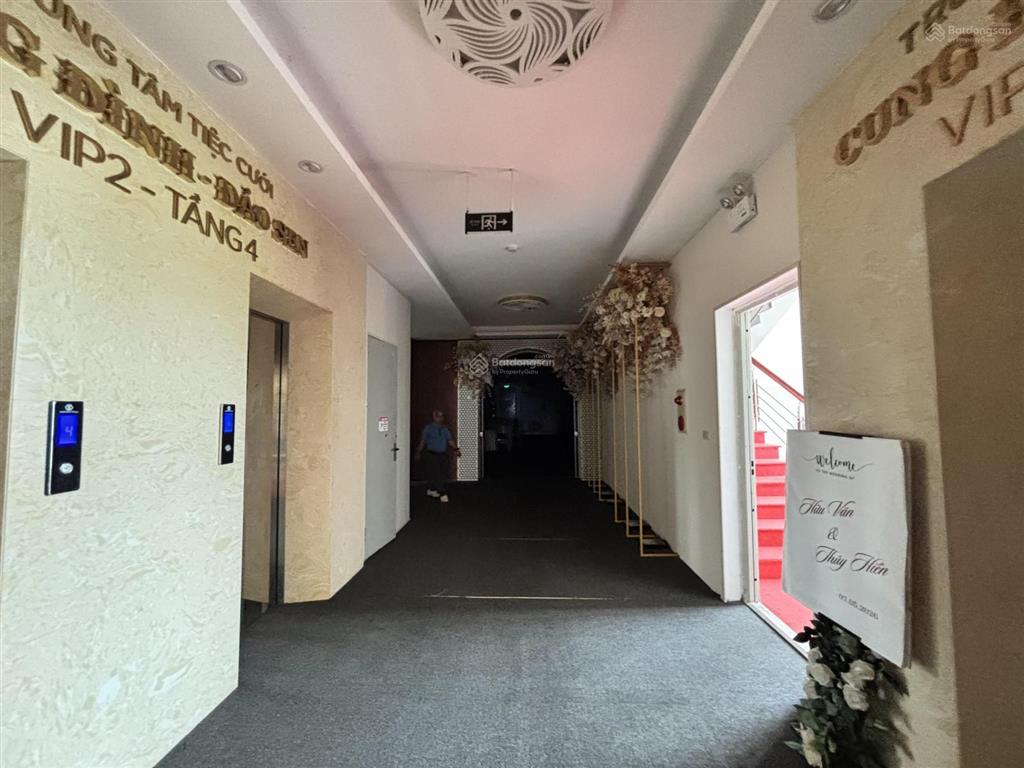 Cho thuê sàn văn phòng 900m² có tầng hầm thang máy ở sân golf long biên cạnh vietnam airlines