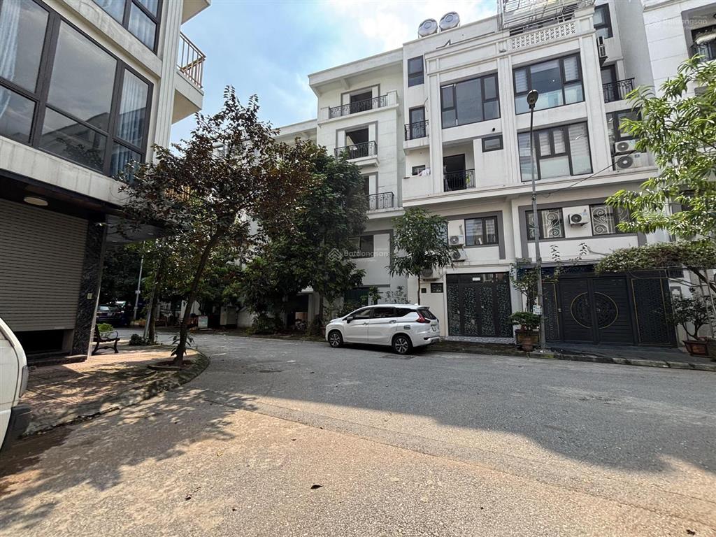 Hiếm bán lô đất phân lô trâu quỳ cạnh hồ công viên gia lâm 20ha dt 60m² chỉ 12.2 tỷ