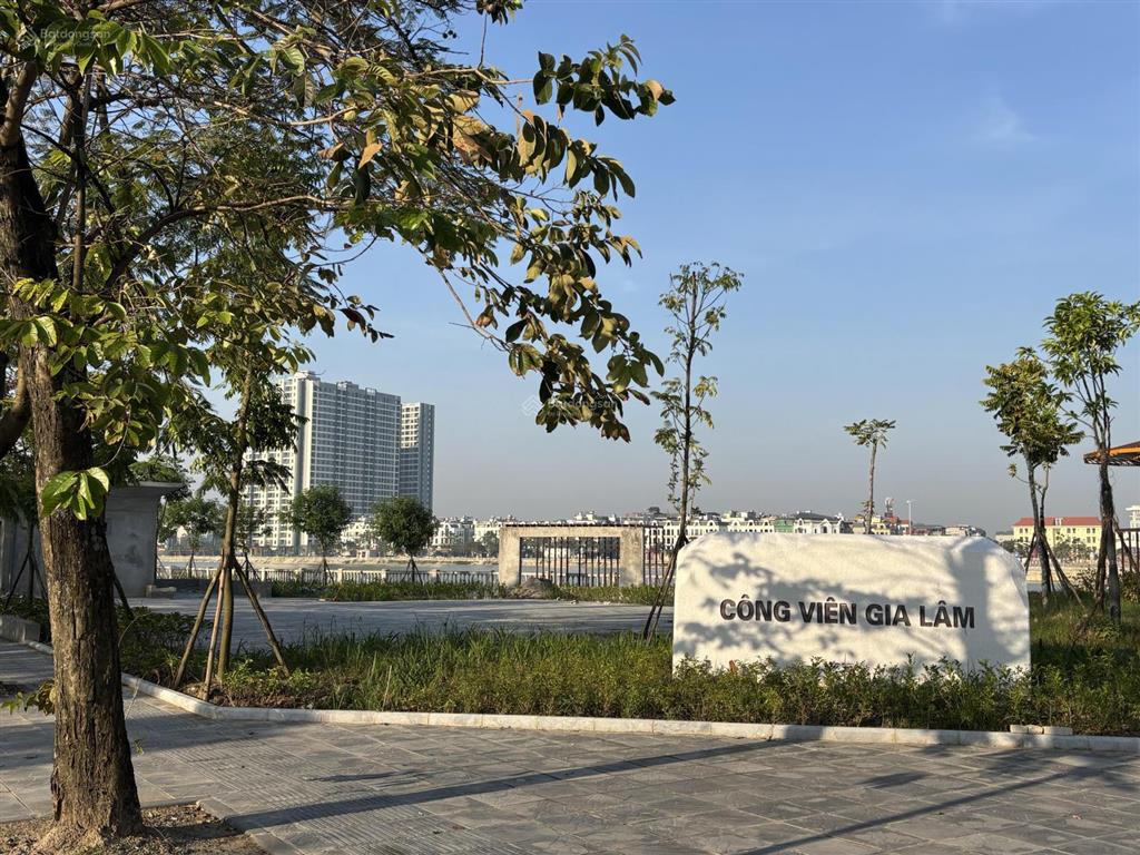 Hiếm bán lô đất phân lô trâu quỳ cạnh hồ công viên gia lâm 20ha dt 60m² chỉ 12.2 tỷ