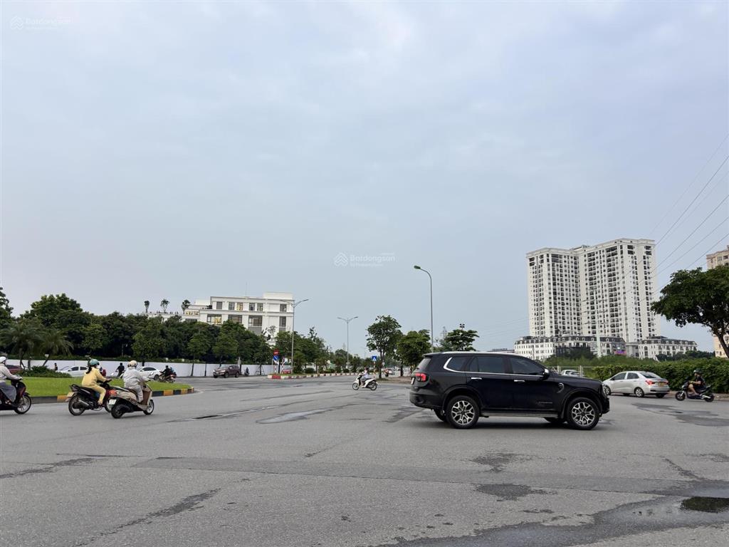 Hiếm  đất đấu giá kđt sài đồng giáp vinhomes vinmec xây văn phòng cực đẹp 175m2 chỉ 3x tỷ