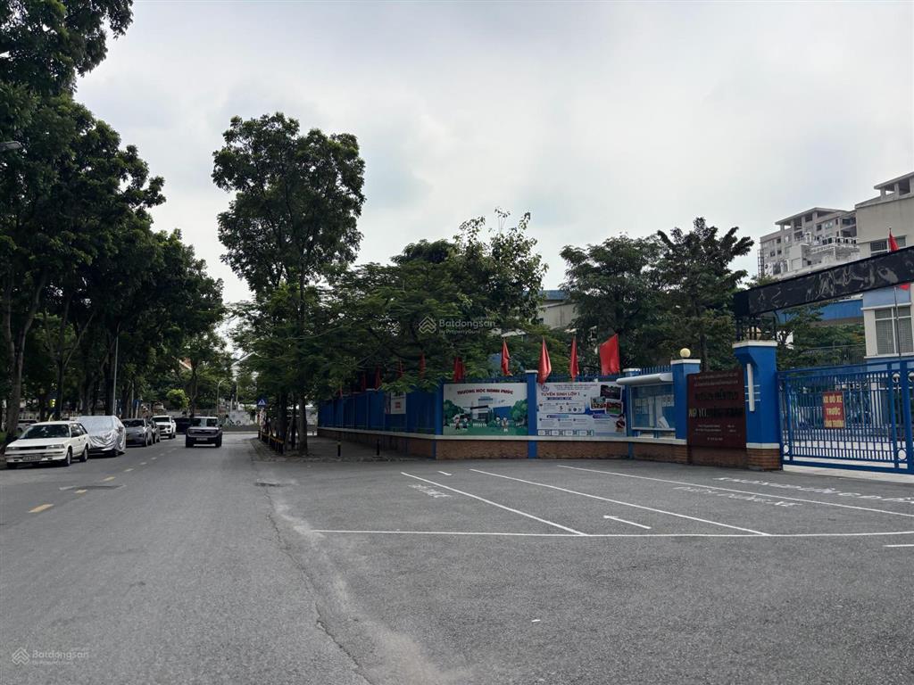 Bán căn hộ góc 57m2 tầng đẹp thoáng toà n07 kđt sài đồng mới xây ở được 3 năm 2 ngủ 3.75 tỷ full đồ