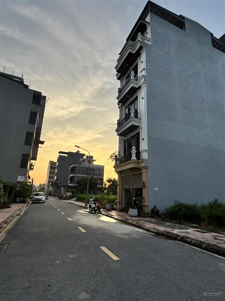 Vipđất đấu giá ngay cạnh hồ điều hoà 30ha cự khối xây cao tầng rất đẹp 65m2 chỉ 16.5 tỷ giá tốt