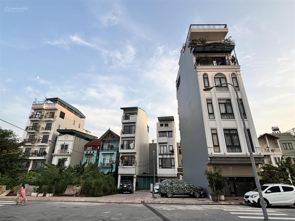 Vipđất đấu giá ngay cạnh hồ điều hoà 30ha cự khối xây cao tầng rất đẹp 65m2 chỉ 16.5 tỷ giá tốt
