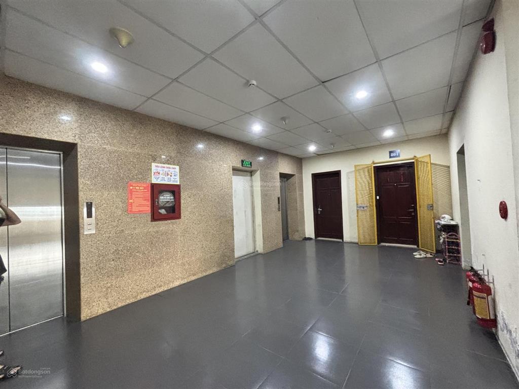 Bán căn hộ tòa nhà bidv mặt phố nguyễn văn cừ view đông nam tầng cao thoáng mát 94m2 chỉ 7.5 tỷ