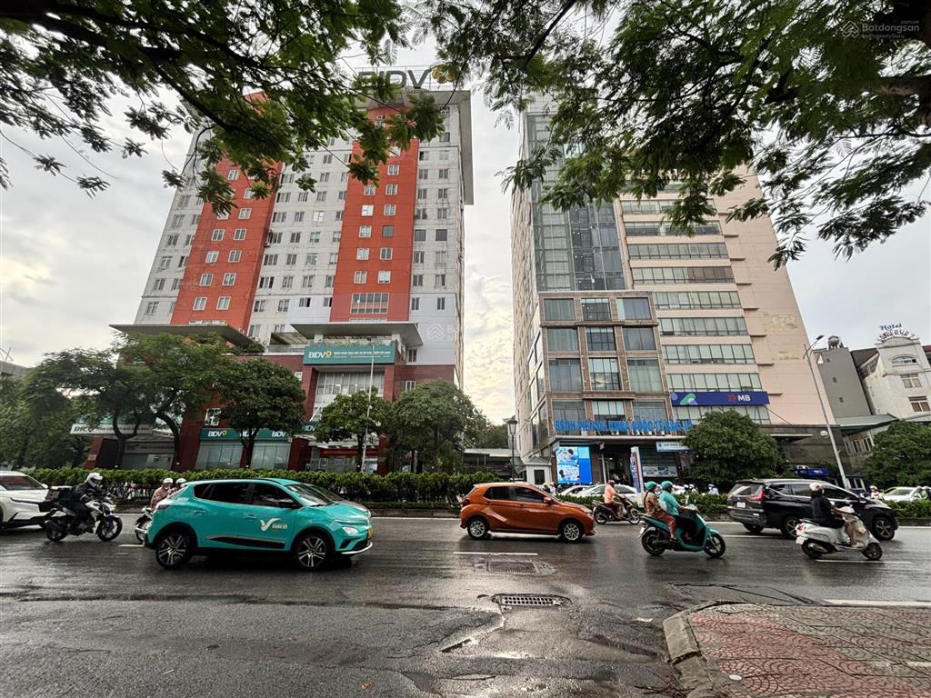 Bán căn hộ tòa nhà bidv mặt phố nguyễn văn cừ view đông nam tầng cao thoáng mát 94m2 chỉ 7.5 tỷ