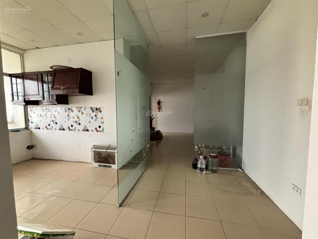 Bán căn hộ tòa nhà bidv mặt phố nguyễn văn cừ view đông nam tầng cao thoáng mát 94m2 chỉ 7.5 tỷ