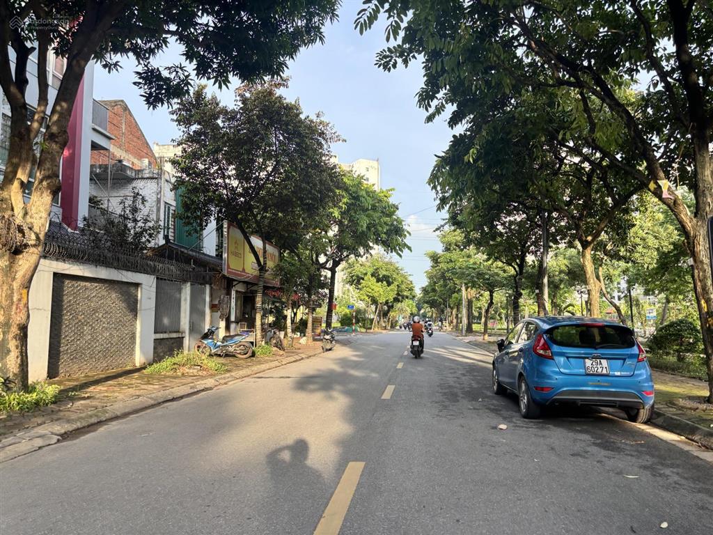 Vipgiảm sâu 10tỷ bán nhanh căn liền kề vị trí kinh doanh ven hồ công viên kđt sài đồng giá quá tốt