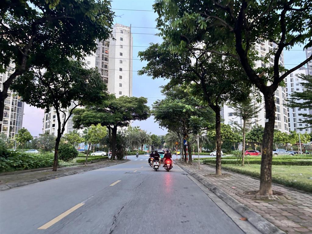 Vipgiảm sâu 10tỷ bán nhanh căn liền kề vị trí kinh doanh ven hồ công viên kđt sài đồng giá quá tốt