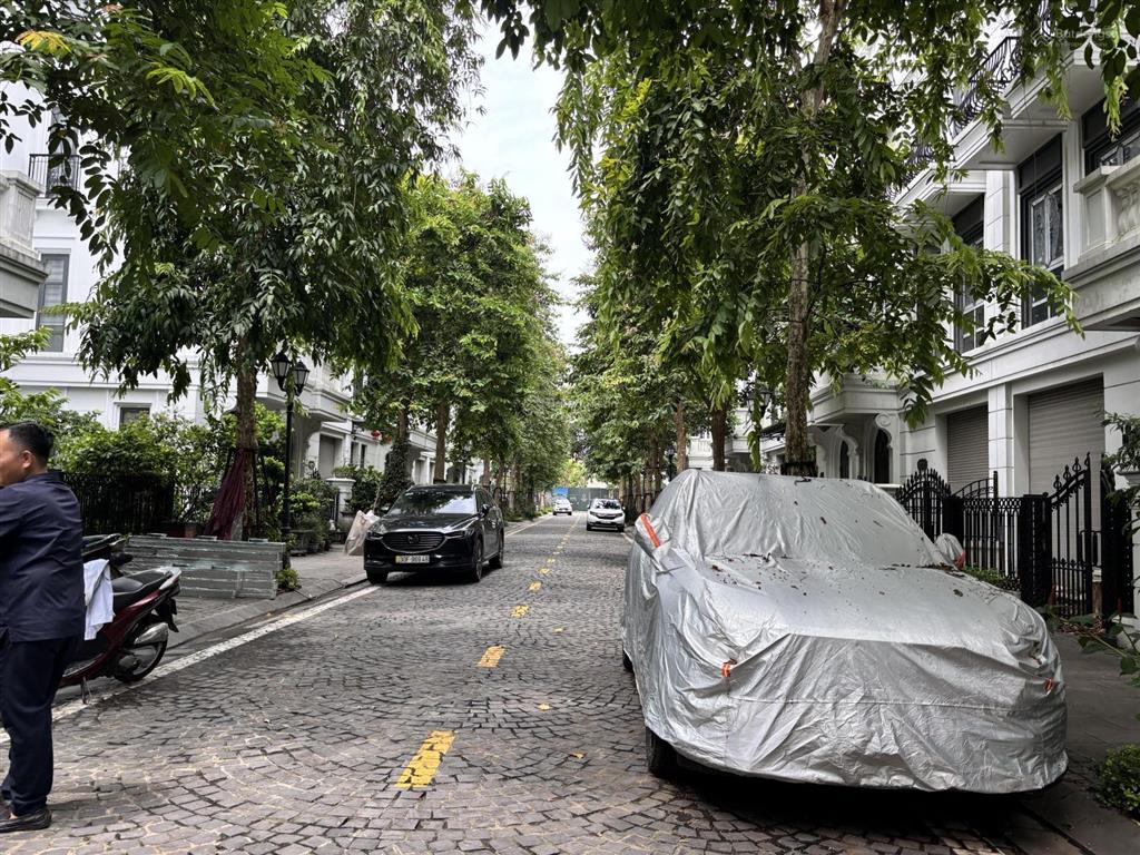 Rất hiếm bán căn liền kề lô góc 2 mặt tiền khu vip dự án elergant park villa thạch bàn chỉ 35 tỷ