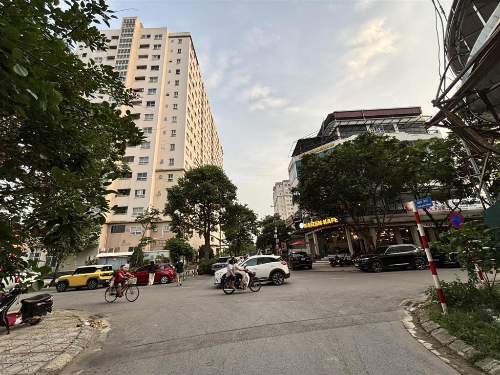 Hiếm  bán nhà cấp 4 kđt phố sài đồng, view trường học đường to, 132m2, giá rất tốt