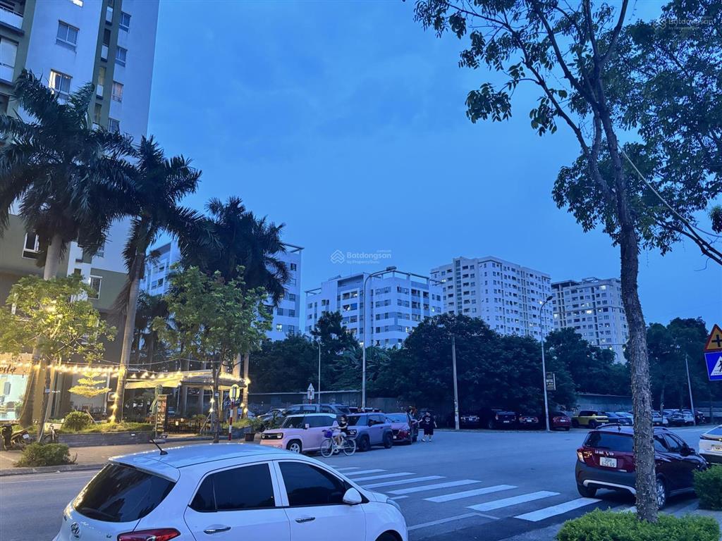 Hiếm  bán nhà cấp 4 kđt phố sài đồng, view trường học đường to, 132m2, giá rất tốt