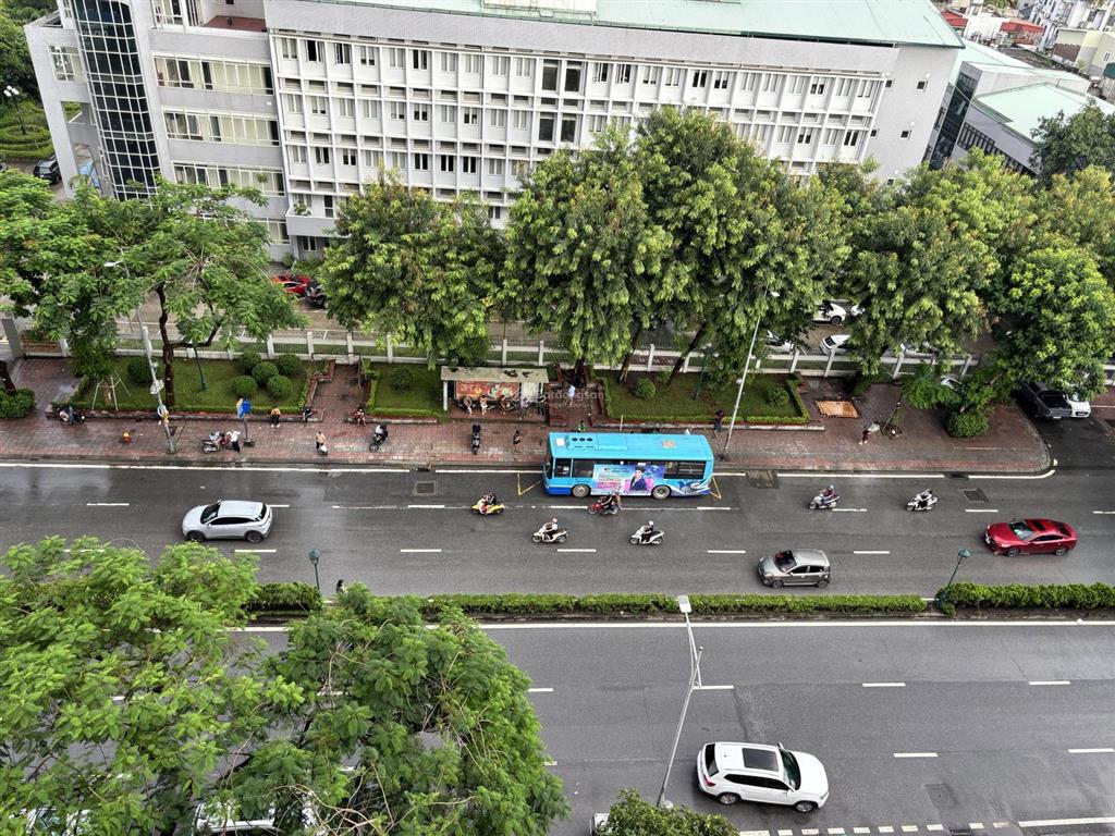 Bán căn hộ chung cư toà nhà bidv mặt phố nguyễn văn cừ tầng đẹp hướng đông nam 94m2 3 ngủ 2wc 7.5tỷ