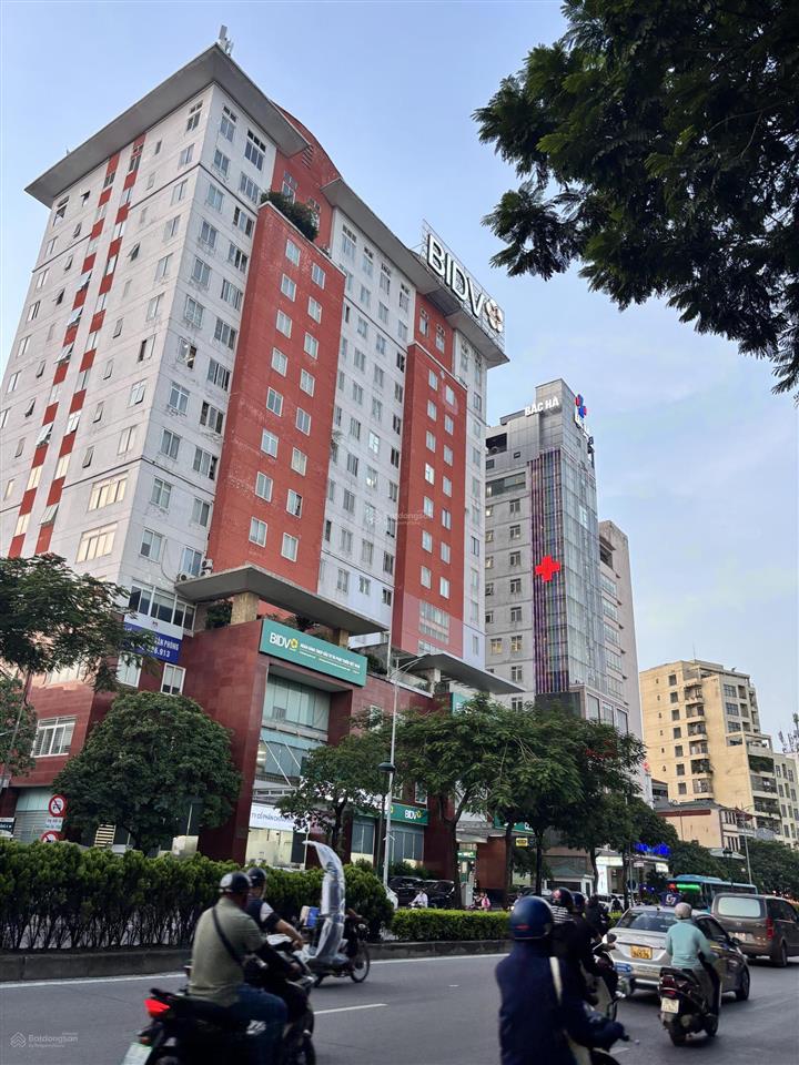 Bán căn hộ chung cư toà nhà bidv mặt phố nguyễn văn cừ tầng đẹp hướng đông nam 94m2 3 ngủ 2wc 7.5tỷ