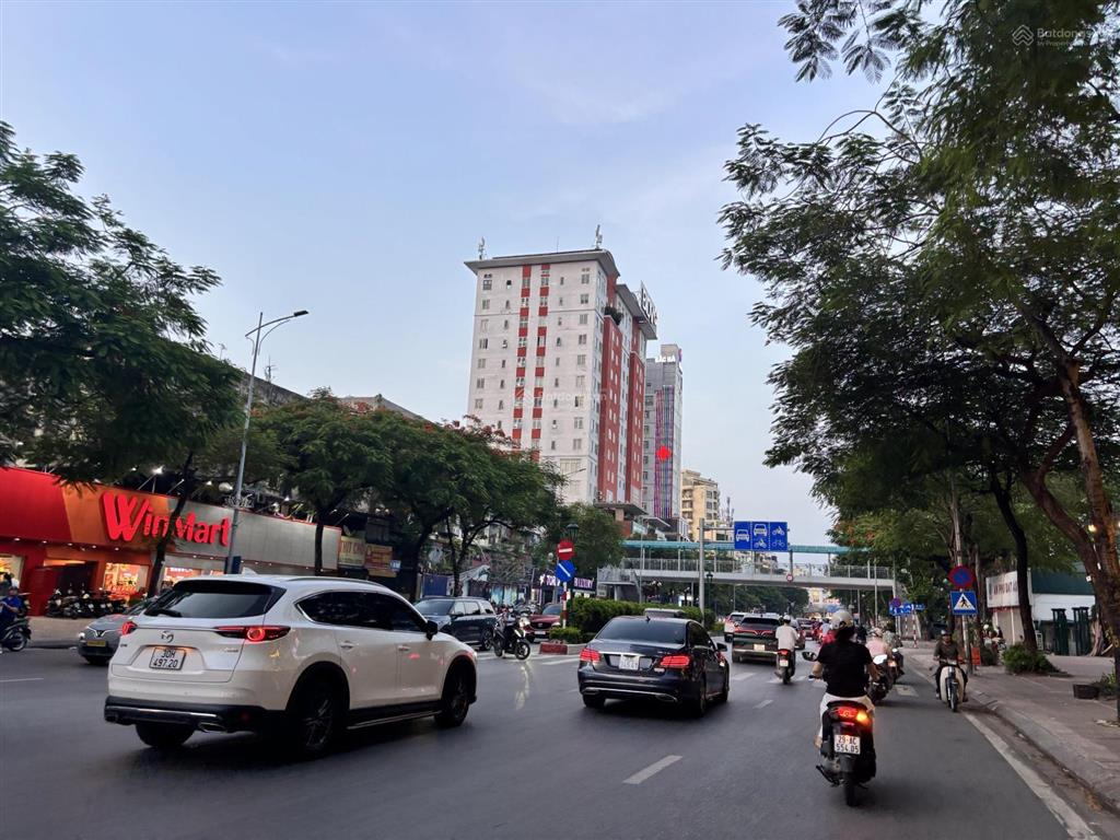 Bán căn hộ chung cư toà nhà bidv mặt phố nguyễn văn cừ tầng đẹp hướng đông nam 94m2 3 ngủ 2wc 7.5tỷ