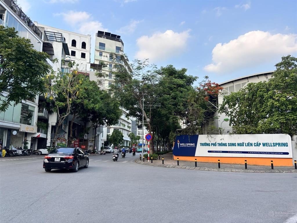 Hiếm bán căn nhà lô góc mặt hồ 3ha tại trung tâm bồ đề phố hồng tiến 100m2 chỉ hơn 30 tỷ giá trị