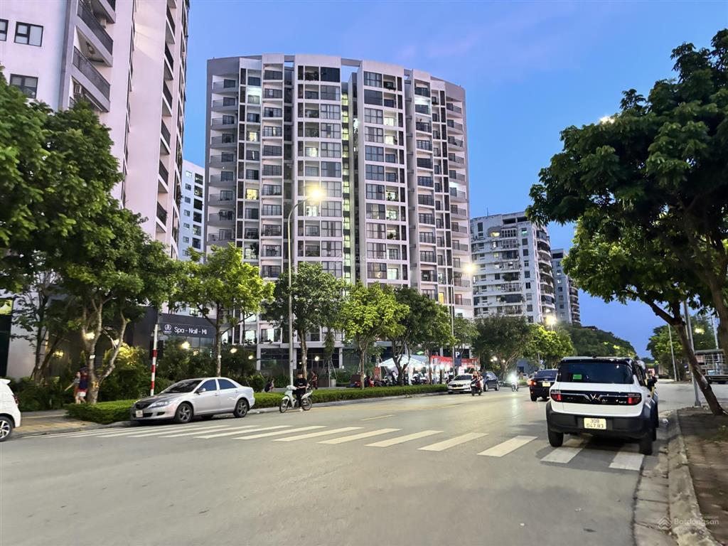 Các bác thật nhanh tay ạ  liền kề đẹp kinh doanh ven hồ kđt sài đồng 140m2 chỉ 36 tỷ rất giá trị