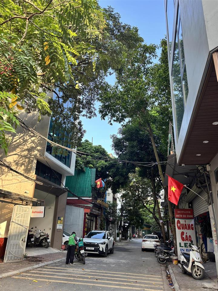 Nhà đẹp phân lô phố chu huy mân cạnh kđt sài đồng  vinhomes riverside gần aeon 100m2 chỉ 27,5 tỷ