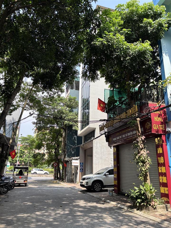Nhà đẹp phân lô phố chu huy mân cạnh kđt sài đồng  vinhomes riverside gần aeon 100m2 chỉ 27,5 tỷ