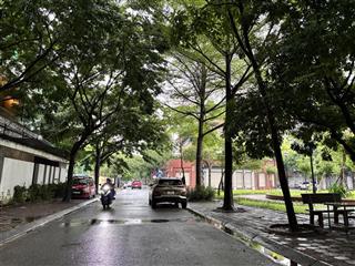 Cho thuê biệt thự lô góc mặt hồ đắc địa nhất kđt sài đồng bán cafe nhà hàng quá đẹp 180m2 chỉ 30tr