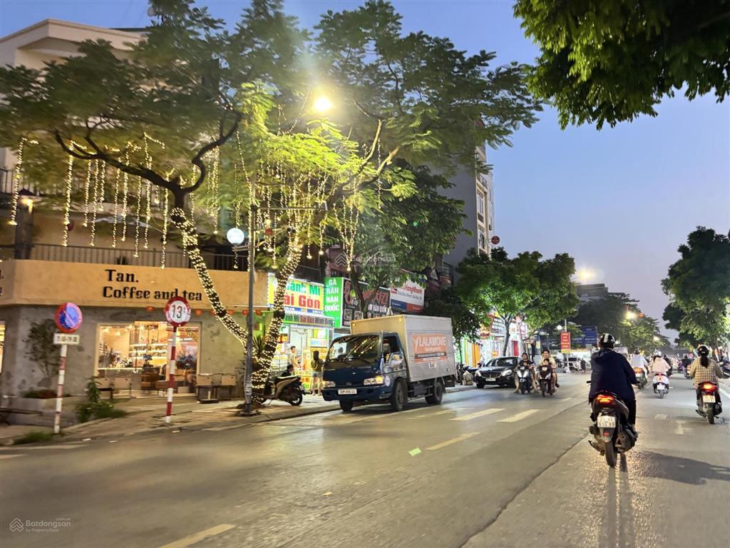 Vip hiếm  bán nhà 5.5 tầng căn góc mặt phố sài đồng ngay ngã ba sầm uất suốt ngày đêm 88m2 có 42tỷ