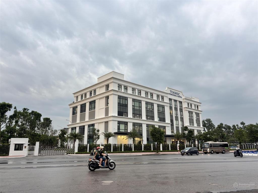 Bán căn nhà 4.5 tầng đường ô tô tránh nhau ngay phố sài đồng 40m2 giá 9 tỷ