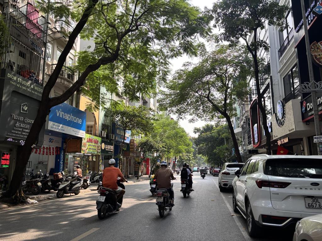 Rất hiếm  bán biệt thự dự án mới giữa phố lạc trung gần times city, trung tâm hai bà trưng, giá rẻ