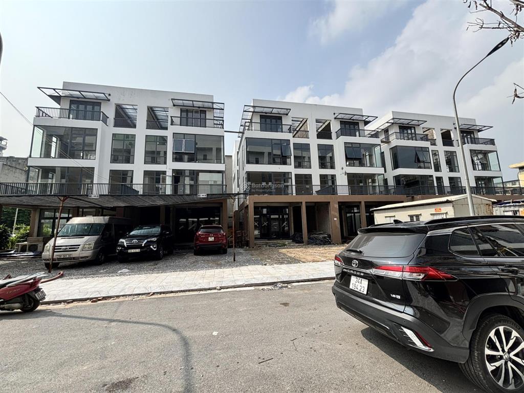 Rất hiếm  bán biệt thự dự án mới giữa phố lạc trung gần times city, trung tâm hai bà trưng, giá rẻ