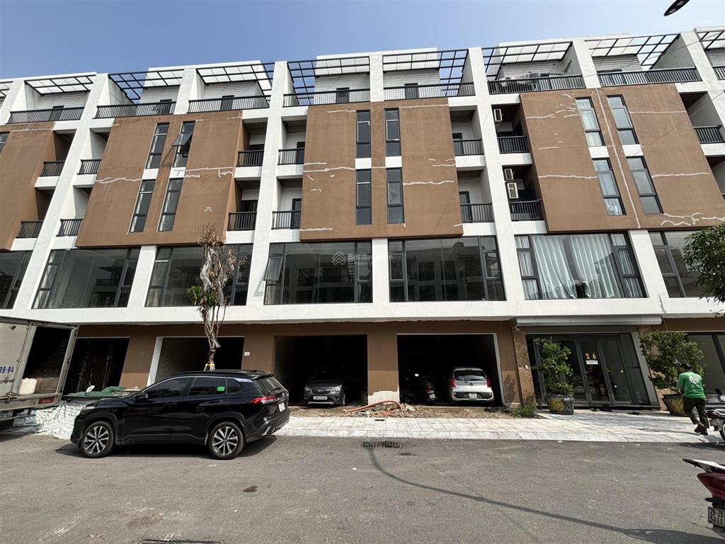 Rất hiếm  bán biệt thự dự án mới giữa phố lạc trung gần times city, trung tâm hai bà trưng, giá rẻ