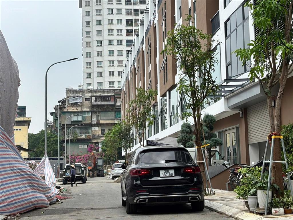 Rất hiếm  bán biệt thự dự án mới giữa phố lạc trung gần times city, trung tâm hai bà trưng, giá rẻ