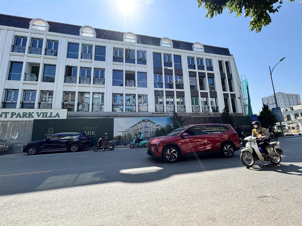 Vipbán căn shophouse lô góc 2 mặt đường to 5 tầng mặt đường 25m đẹp thạch bàn 174m2 chỉ 54 tỷ
