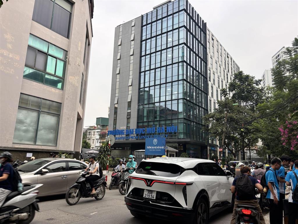 Bán nhà liền kề mới tinh thang máy khu đô thị mới ngay phố lạc trung gần times city chỉ 400tr/m2