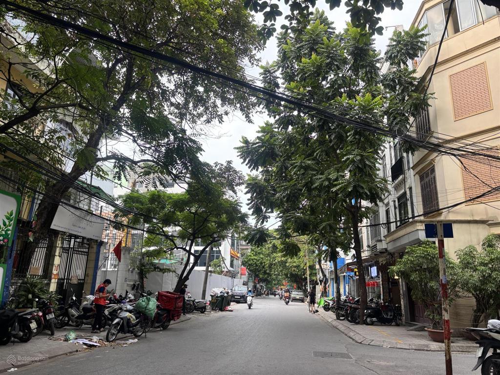 Bán nhà liền kề mới tinh thang máy khu đô thị mới ngay phố lạc trung gần times city chỉ 400tr/m2