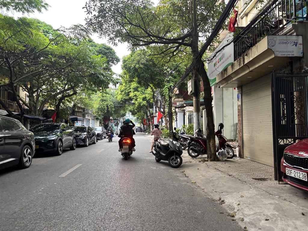 Hiếm  bán mảnh đất nhỏ xinh mặt phố hoa lâm gần bigc việt hưng long biên 50m2 giá chỉ 15,2 tỷ