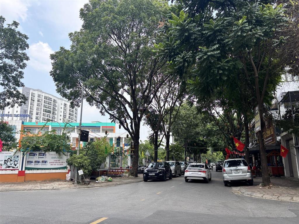 Rất hiếmbán lô đất phân lô mặt vườn hoa giữa kđt sài đồng 56m2 chỉ 18 tỷ xây nhà cực đẹp