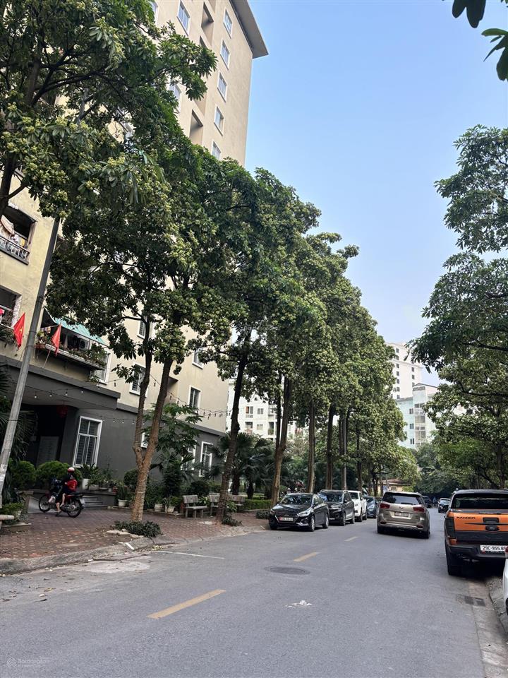 Rất hiếmbán lô đất phân lô mặt vườn hoa giữa kđt sài đồng 56m2 chỉ 18 tỷ xây nhà cực đẹp