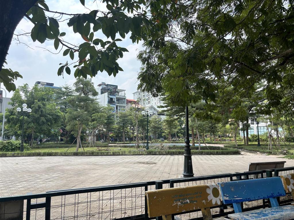 Rất hiếmbán lô đất phân lô mặt vườn hoa giữa kđt sài đồng 56m2 chỉ 18 tỷ xây nhà cực đẹp