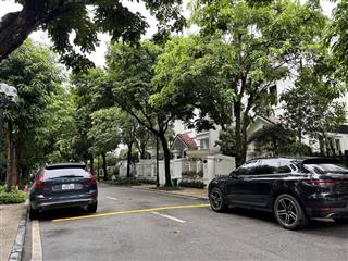Bán căn biệt thự khu anh đào vinhomes riverside long biên hướng mát, rất đáng sống  giá hợp lý