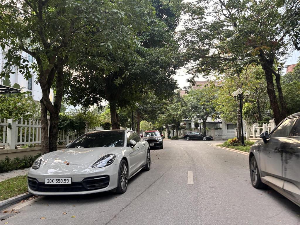 Vip  biệt thự anh đào nhà đẹp đường rộng hướng mát đồ xịn 210m2 giá chỉ 80 tỷ