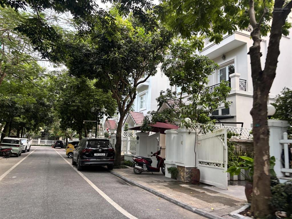 Vip  biệt thự anh đào nhà đẹp đường rộng hướng mát đồ xịn 210m2 giá chỉ 80 tỷ
