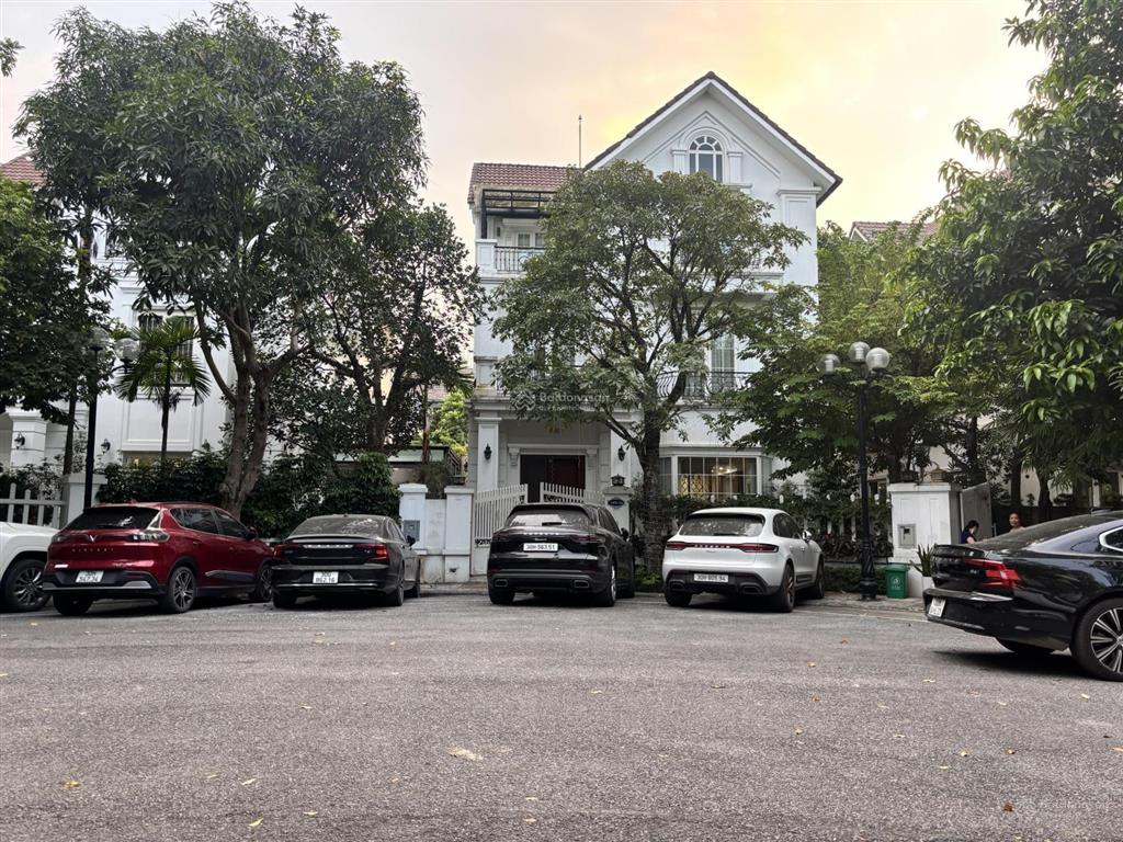 Vip  biệt thự anh đào nhà đẹp đường rộng hướng mát đồ xịn 210m2 giá chỉ 80 tỷ