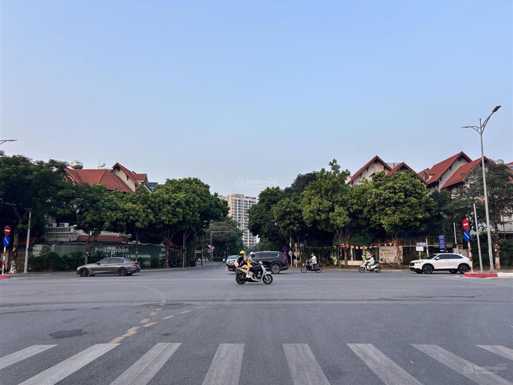 Liền kề thô 4 tầng kđt việt hưng đáng sống 114m2 mặt tiền 5.7m giá chỉ 32.5 tỷ