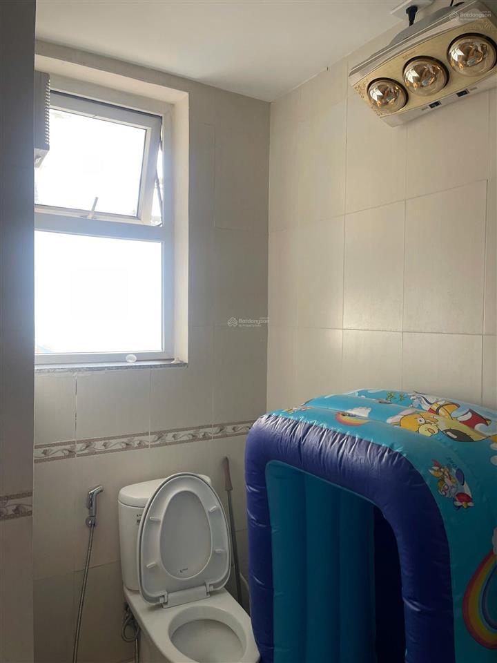 Bán căn hộ chung cư căn góc view mặt phố và vinhomes 98m2 căn 2 ngủ 2wc đủ đồ 5.8 tỷ