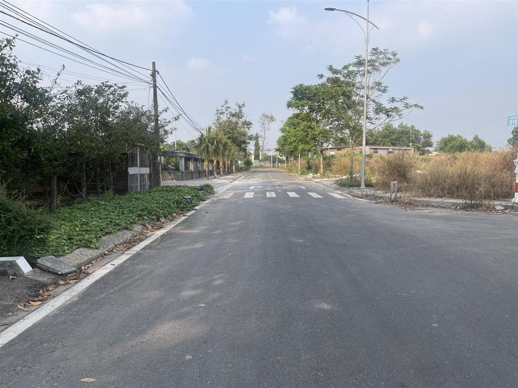 Bán gấp lắm lô đất kế bên khu công nghiệp long đức. sổ riêng và thổ cư giá 1ty6
