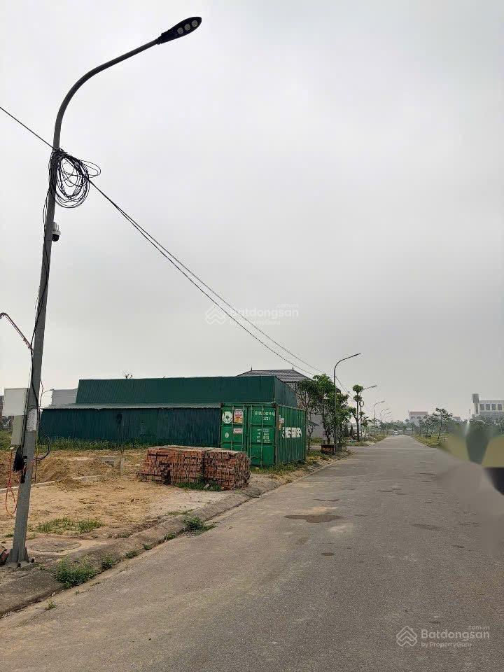 Bán đất đấu giá xóm 5, nghi phú đường rộng 16m hướng tây nam giá tốt đất cực đẹp hạ tầng đẹp